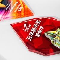 Nouveaux trophées en cristal durables pour cadeaux d'honneur d'entreprise/école avec logo gravé en 3D et design en verre arc-en-ciel