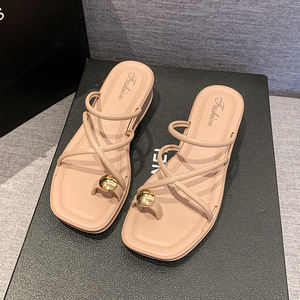 موضة جديدة للنساء والفتيات الصيف في الهواء الطلق أحذية الشاطئ الشرائح النمط الكوري في الهواء الطلق اليومية عارضة التسوق شبشب - Product Image 2