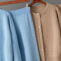 Tenues d'automne décontractées anti-boulochage, ensemble tricoté 2 pièces patchwork, cardigan en tricot jacquard pour femme et pantalon large avec logo frontal