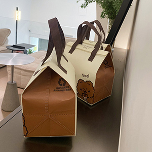 Borsa Termica per Pranzo Personalizzata con Logo Stampato, Economica, con Striscia Adesiva, in Tessuto Non Tessuto, per Asporto e Fast Food - Product Image 4