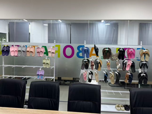 Chất lượng hàng đầu giá rẻ bán buôn thương hiệu biểu tượng tùy chỉnh bãi biển Sandal <span class=keywords><strong>Flip</strong></span> <span class=keywords><strong>Flop</strong></span> dép với <span class=keywords><strong>EVA</strong></span> duy nhất khách sạn sử dụng du lịch sử dụng - Product Image 5