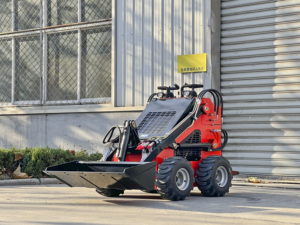 آلة تقطيع الأشجار الصغيرة ذات العجلات المتحركة، معدات تحريك التربة، جرار صغير بقوة 25 حصان - Product Image 3