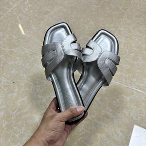 Sandale plate d'été <span class=keywords><strong>chic</strong></span> pour femmes tendance de la mode anti-glissante et légère <span class=keywords><strong>Chic</strong></span> plat pour pantoufles - Product Image 4