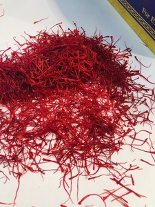 Safran rouge pur à 100 %, qualité supérieure, grade A, longs et fins, séchés, bruts, pour le thé - Product Image 4