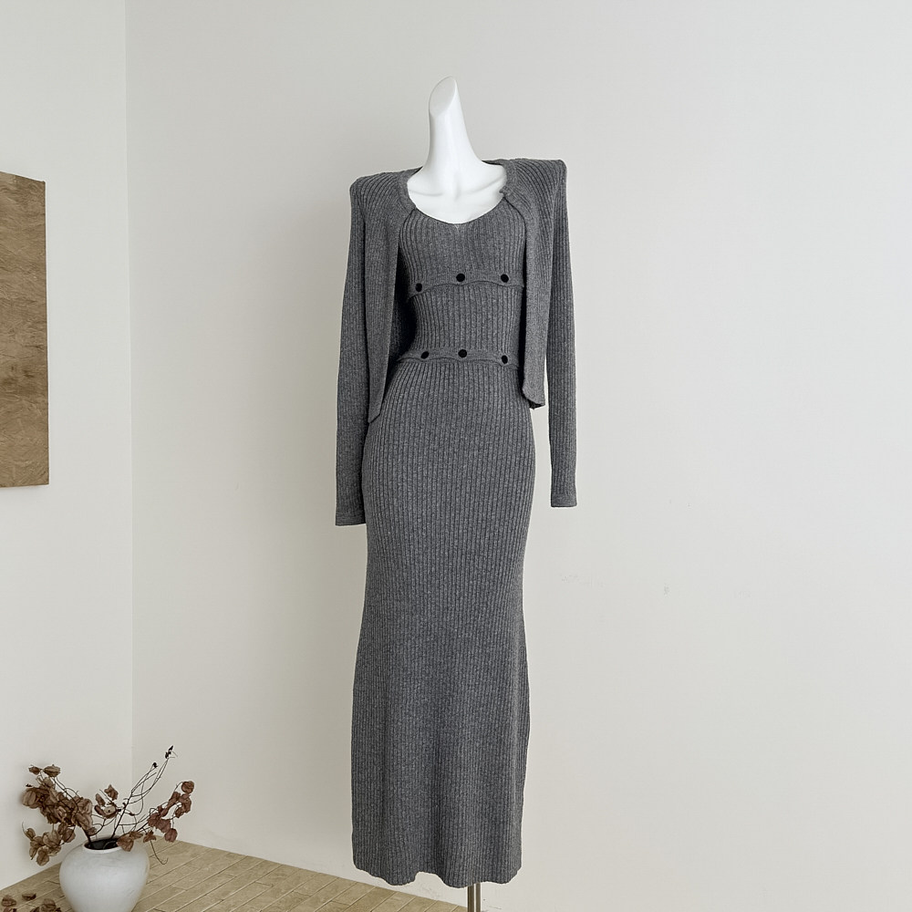 Cardigan gris crayon + camisole + jupe longue