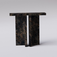 Table d'appoint en marbre veiné brut Dream Home, structure symétrique en dalle fendue, table d'appoint design en pierre pour projets résidentiels et villas