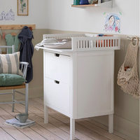 Lit bébé en bois de style européen Sebra danois, extensible, importé, avec barrière, rideau de lit et drap