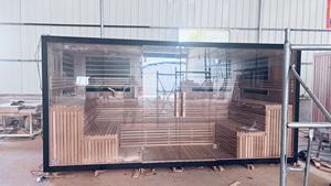 Sauna extérieur traditionnel en forme de cube avec cèdre rouge massif, vapeur humide, capacité de 2 à 4 personnes, poêle de sauna 6 kW, verre panoramique - Product Image 3