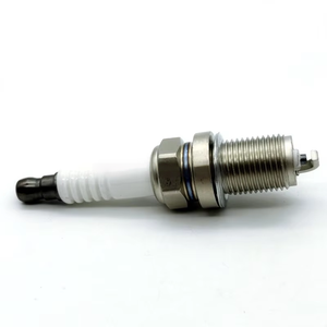 K7Tc candela <span class=keywords><strong>a</strong></span> singolo artiglio bruciatore bianco per uso industriale macchine da giardino accessori per due tempi motosega tosaerba - Product Image 2