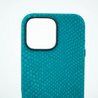 Étui de téléphone de luxe à motif serpent avec détails texturés turquoise