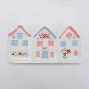 Pot de fleurs en céramique en forme de maison mignonne avec toit en tuiles bleues, porte rose et décor floral – Contenant de <span class=keywords><strong>jardin</strong></span> fantaisie pour plantes d'intérieur - Product Image 4