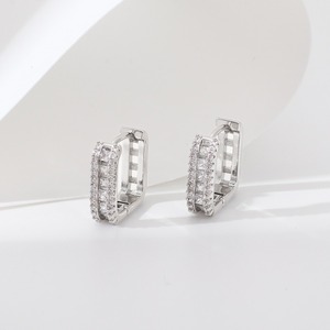Pendientes de nicho de circonita completa en forma de U para mujer elegantes a la moda, aro cuadrado versátil con incrustaciones de diamantes, Ideas de regalo de moda - Product Image 6