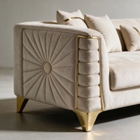 Modernes Wohnzimmer-Sofa-Set mit Goldmetallgestell und Samtbezug, Sonnenstrahl-Detail, Komplette Hausanpassung für Villa- und Herrenhaus-Projekte