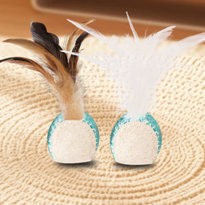 Juguete para Gatos 100% Natural de Luffa y Plumas de Gallina Elásticas, Pelota de Plumas para Gatos, Juguete de Autoentretenimiento para Mascotas, Juguete con Hierba Gatera y Plumas para Estimular a Gatos - Product Image 2