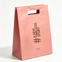 Sacs en papier écologiques personnalisés, couleur or champagne, emballages élégants avec logo de l'entreprise en relief, sacs de luxe pour cadeaux et artisanat