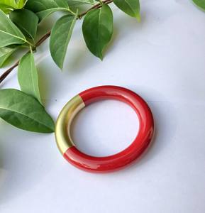 Bracelet en corne de buffle naturelle polie, artisanal du Vietnam, par Minh Giang Craft, bijou unique et biologique, cadeau pour femmes - Product Image 4