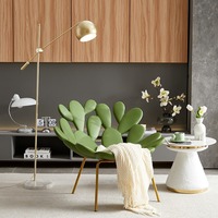 Fauteuil lounge Cactus en cuir rembourré avec structure métallique, siège d'appoint minimaliste italien pour salon et balcon