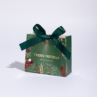 Boîtes cadeaux et sacs d'emballage en satin avec estampage à chaud pour Noël, idéaux pour les fêtes, les expositions et les bonbons.