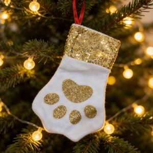 Nueva Llegada: Calcetines Navideños Ecológicos Rojos y Grises con Forma de Huella de Perro, Decoración Peluda para Ambiente Festivo - Product Image 4