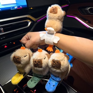Bracelets claquettes en peluche Capybara, jouets pour enfants, poupées en peluche de dessin animé, Capybara rose avec tortue, peluches virales, vente en gros - Product Image 3