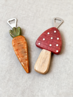 Ouvre-bouteille en bois de tilleul personnalisé avec couleur personnalisée et divers designs pour un usage domestique/bureau Vente en gros directe d'usine
