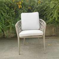 Design moderne, ensemble de canapés pour patio et jardin, chaise en osier ondulant, table d'extérieur en corde
