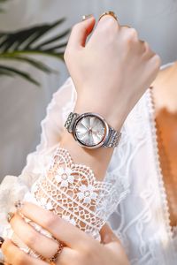 Montre chronographe à quartz de haute qualité, pas chère, pour femmes, disponible en ligne, pour les jeunes femmes élégantes - Product Image 3
