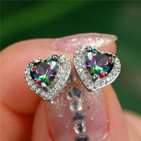 Pendientes Minimalistas con Corazón y Circonitas, Joyería Femenina para Uso Diario en la Oficina y Eventos Nocturnos Elegantes, Venta al Por Mayor Personalizada