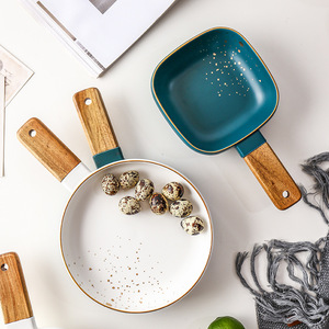 Piatto <span class=keywords><strong>di</strong></span> ceramica moderna <span class=keywords><strong>di</strong></span> lusso quadrato con manico in legno eco-friendly per feste con piatto <span class=keywords><strong>di</strong></span> bistecca - Product Image 1