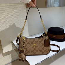 Nouveaux sacs <span class=keywords><strong>à</strong></span> <span class=keywords><strong>main</strong></span> en cuir PU de luxe pour femmes, sacs fourre-tout vintage bohèmes pour femmes japonaises, sacs d'été imperméables de haute qualité - Product Image 2
