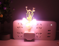 Veilleuse LED Murale Champignon Colorée et Changeante, Lampe Murale Fleurie Mignonne avec Capteur, à Brancher, pour Chambre, Salle de Bain, Cadeau