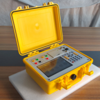 Testeur de rapport de bobinage pour transformateur avec fonctions de mesure du rapport de bobinage et de mesure du TTR de tension