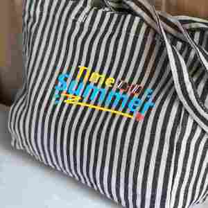 Bolsa de Playa de Lona para Mujer, Gran Capacidad, Diseño a Rayas, Cierre de Cremallera, Económica, de Algodón PC, con Logotipo Personalizado, para Uso Diario y Compras - Product Image 1