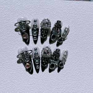 Patchs d'ongles en résine de luxe pour reines de la nuit, design armure sombre, amovibles et réutilisables, demi-couverture pour ongles. - Product Image 3