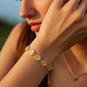 Cadena de cintura de metal dorado para mujer, cinturón geométrico redondo de moda para suéter, joyería decorativa, accesorio de aniversario - Product Image 1