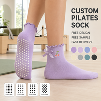 Chaussettes de Pilates personnalisées en coton avec bordure à volants, antidérapantes, pour le yoga, broderie mignonne pour femmes, design gratuit, échantillon gratuit, OEM