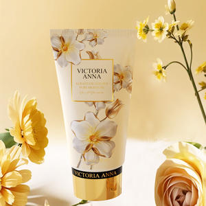 Set de Regalo Victoria para Mujer con Bruma Corporal Floral de Larga Duración Desodorante Crema de Manos y Loción Hidratante de Plantas Naturales Estilo Perfume - Product Image 3