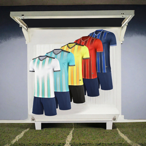 Uniforme de Fútbol Personalizado por Sublimación, Camiseta de Fútbol con Cuello en V y Manga Corta, Uniforme Deportivo de Poliéster para Equipos, Unisex para Adultos - Product Image 3