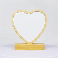 Vente en gros cadre magnétique vierge en bambou par sublimation parfait pour petit ami ou petite amie souvenir romantique plaque coeur en bois cadeau