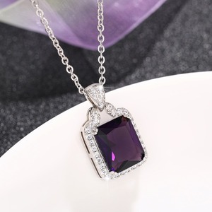 Collana con Ciondolo Rettangolare Colorato, Gioiello di Moda per Donne - Product Image 3