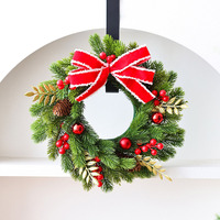 Promo Natal! Karangan Bunga Natal Modern Indoor 35cm dari PE dengan Buah Berry Merah dan Kerucut Pinus untuk Pesta