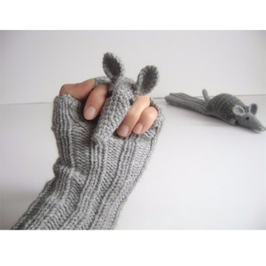 Cadeau drôle <span class=keywords><strong>tatou</strong></span> Crochet gant 100% tricoté à la <span class=keywords><strong>main</strong></span> sans doigts Animal gant enfants Crochet <span class=keywords><strong>main</strong></span> marionnette mitaine - Product Image 1