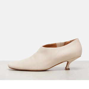 Botas Formales con Estampado, Punta Cuadrada y Tacón Bajo de 3-5 cm, Blancas, Otoño/Invierno 2025, por <span class=keywords><strong>Wowo</strong></span> - Product Image 2