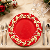 Assiettes de Présentation en Plastique Rouge et Or Festifs, Motif Aiguilles de Noël en Relief, Durables, Non Toxiques, 33 cm, Lot de 50, pour Service à Domicile et Table de Noël/Fêtes