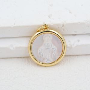 Nuovo Ciondolo Charm <span class=keywords><strong>Angelo</strong></span> Vergine Maria Gesù Placcato Oro Ottone Rotondo con Conchiglia Bianca Accessori Collana Fai da Te <span class=keywords><strong>Gioielli</strong></span> Madonna - Product Image 5