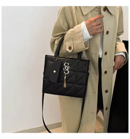 Sacs à main pour femmes en cuir PU tendance, 2 pièces en 1, sacs à bandoulière décontractés légers avec pompon de luxe