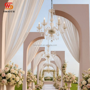 Arche de scène en PVC personnalisée SMOOTH pour événements, avec lustre et mur de fond, en forme de portail blanc - Product Image 5