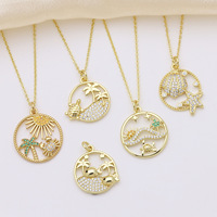 Collier pendentif en gros style océan ajouré, thème été, avec étoile de mer, tortue de mer, crabe, coquille Saint-Jacques, palmier et motif plage, pour la baignade au soleil