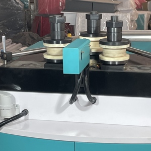 Độ chính xác cao CNC hoàn toàn tự động nhôm hồ sơ uốn cong máy uốn cho khung cửa và cửa sổ - Product Image 5