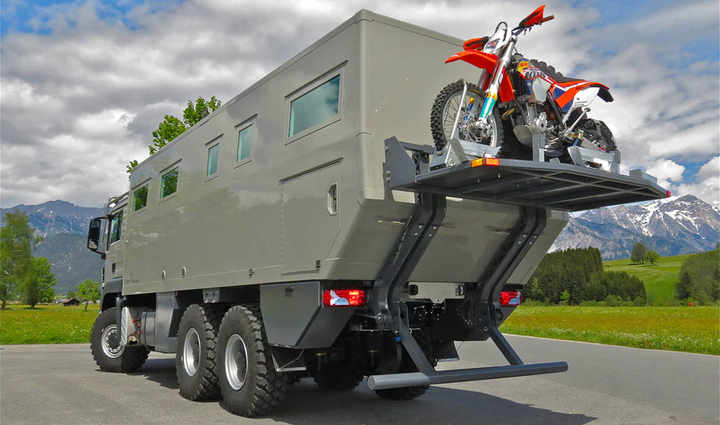 Customized 6X6 Off-Road Camper Truck Standard Expedition Leisure Fiberglass Composite Bathroom Box Travel Trailer for Camping